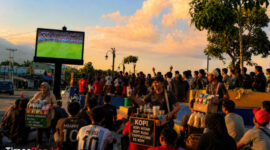 Ilustrasi suasan nobar piala dunia di taman zero point Kota Labuha, Halsel